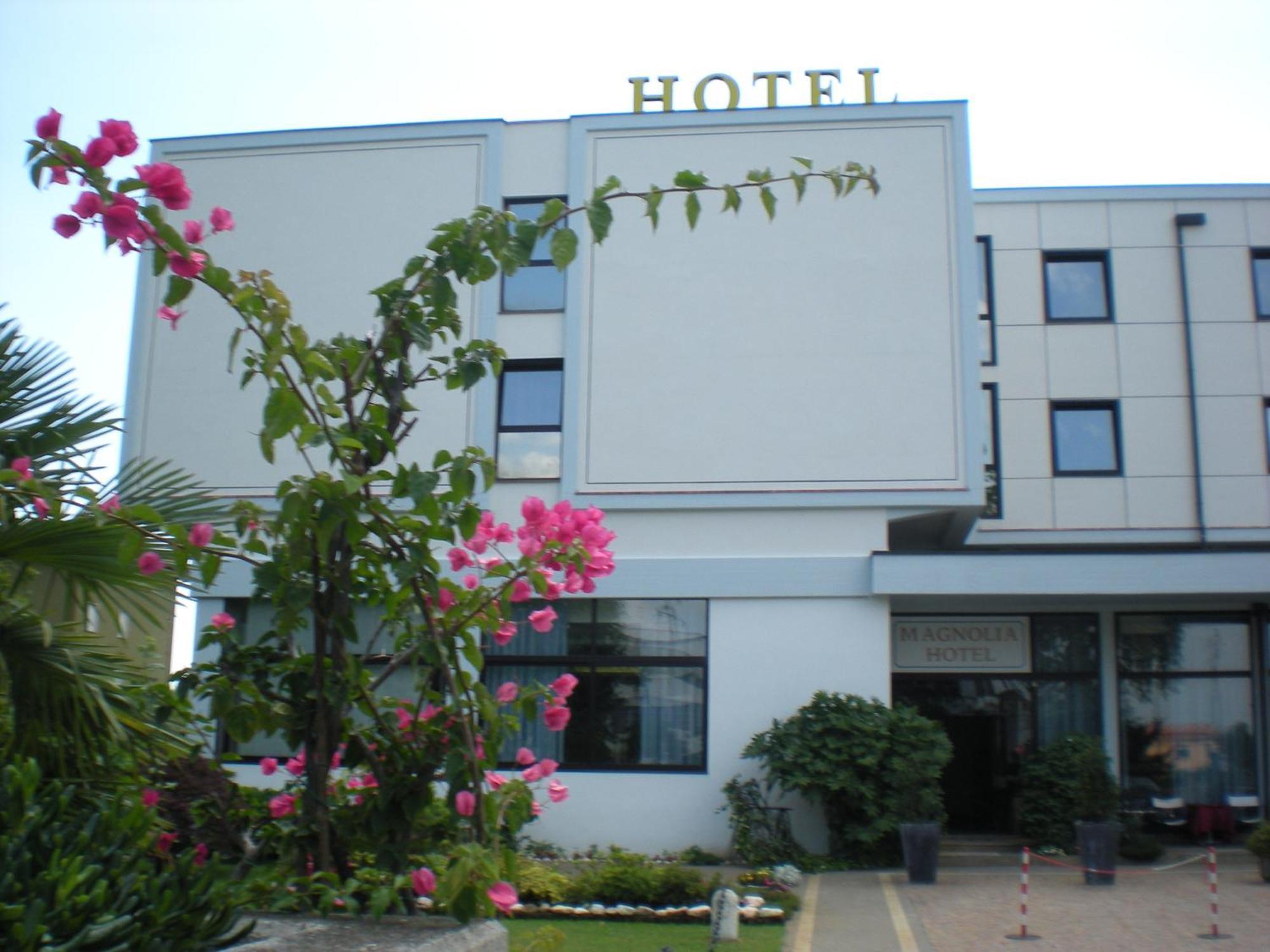 Turandot Magnolia - Hotel & Congressi Гризиньяно-ди-Цокко Экстерьер фото